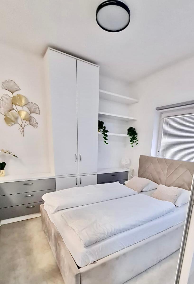Ljubljana Central Lux Apartment With Free Parking Zewnętrze zdjęcie